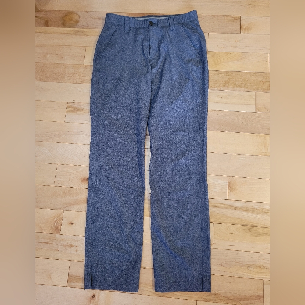 Under Armour men's size W30/L32 gray golf pants